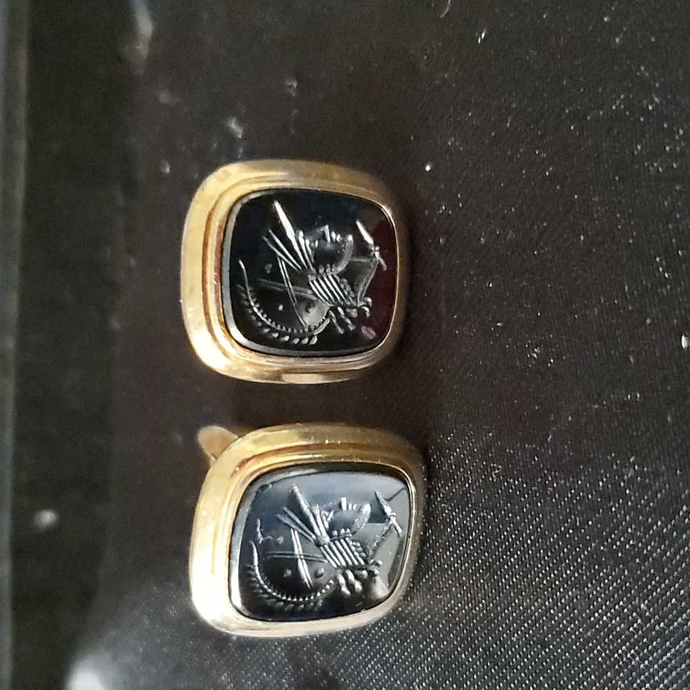 Cufflinks